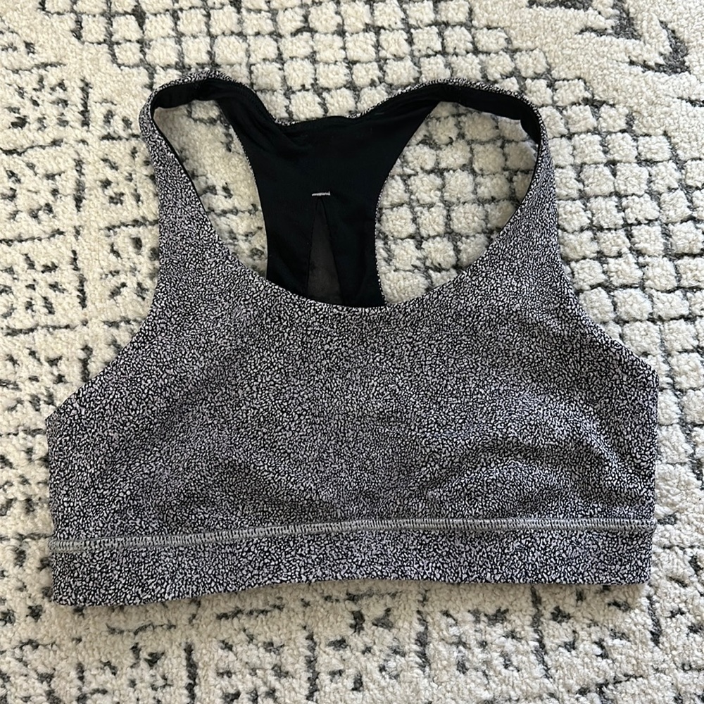 Lululemon sports bra
